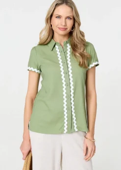 Tops>Izabel London Zig Zag Trim Short Sleeve Shirt Sage
