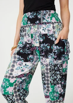Trousers><noscript><img width=