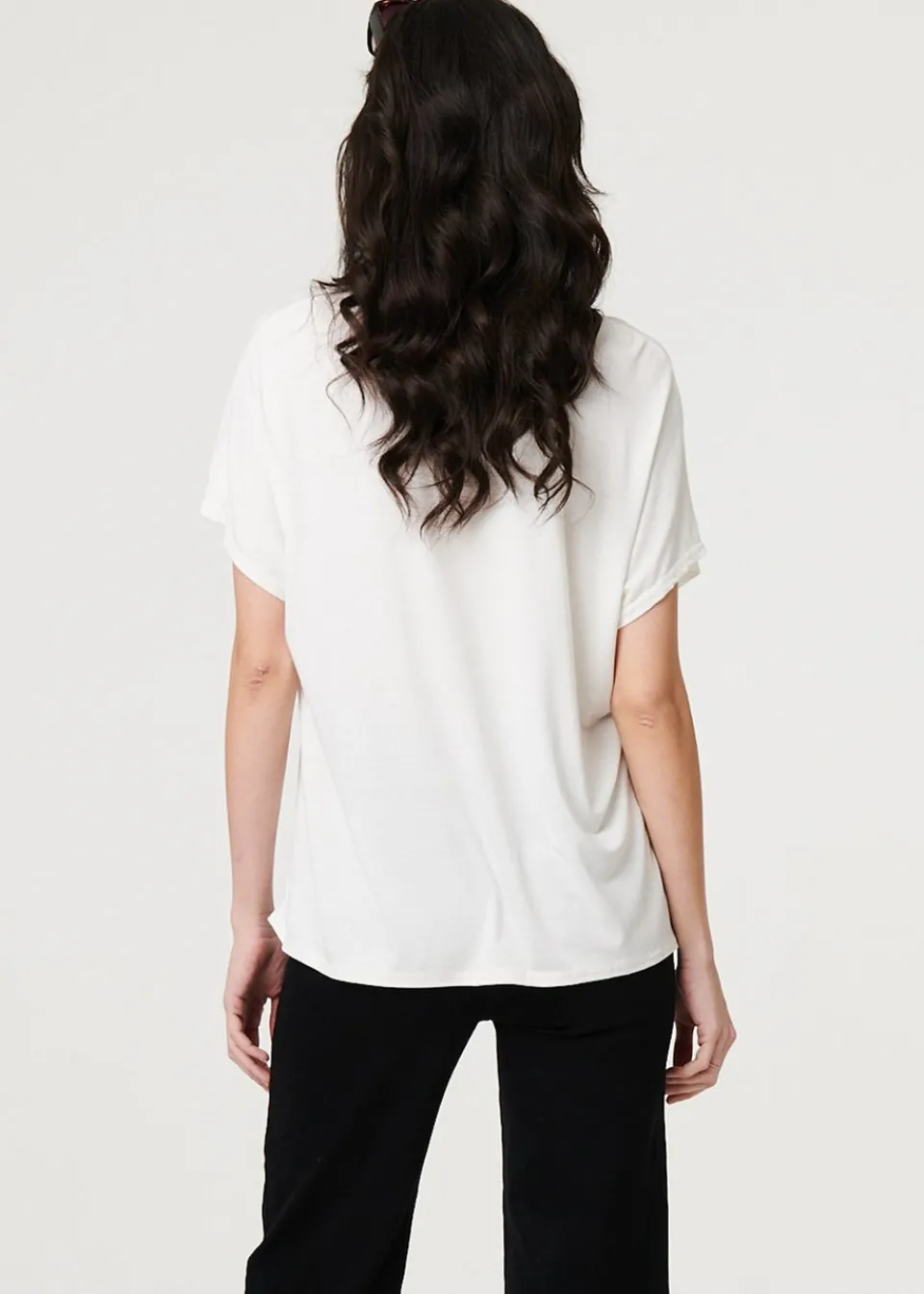T-Shirts>Izabel London White Sparkly Feather Print Relaxed T-Shirt