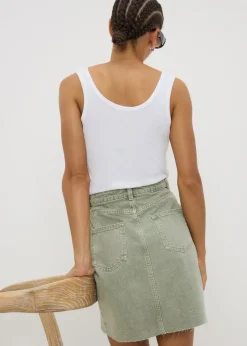 Skirts><noscript><img width=
