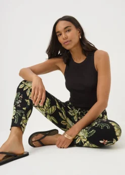 Trousers><noscript><img width=