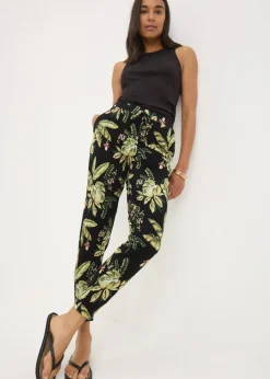Trousers><noscript><img width=