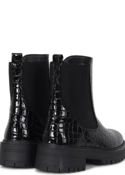 Footwear><noscript><img width=
