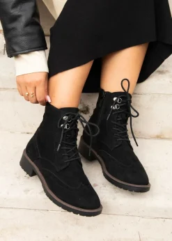 Footwear><noscript><img width=