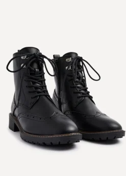Footwear><noscript><img width=