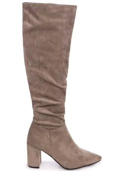 Footwear><noscript><img width=