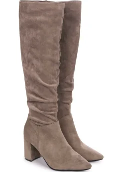 Footwear><noscript><img width=