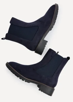 Footwear><noscript><img width=