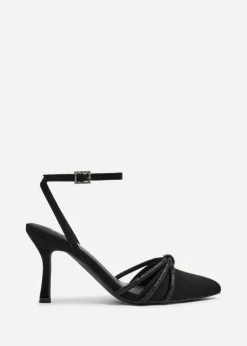 Footwear><noscript><img width=