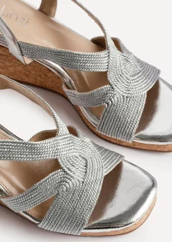 Footwear><noscript><img width=