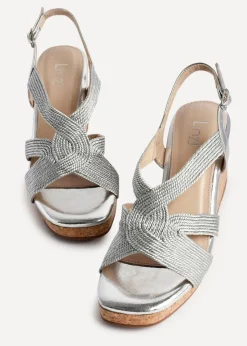 Footwear><noscript><img width=