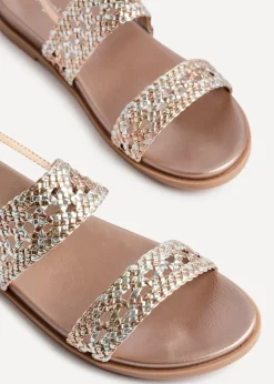 Footwear><noscript><img width=