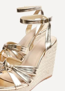Footwear><noscript><img width=