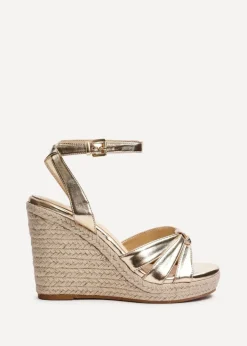 Footwear><noscript><img width=