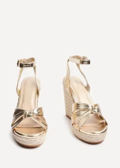 Footwear><noscript><img width=