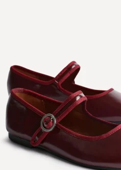 Footwear><noscript><img width=