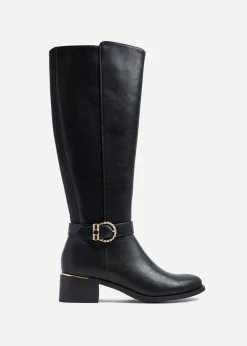 Footwear><noscript><img width=