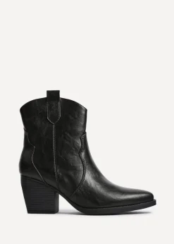 Footwear><noscript><img width=