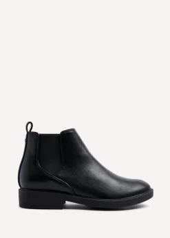 Footwear><noscript><img width=