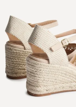 Footwear><noscript><img width=