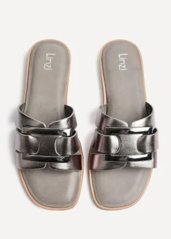 Footwear><noscript><img width=