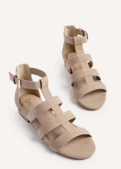 Footwear><noscript><img width=