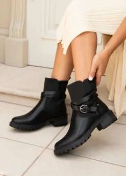 Footwear><noscript><img width=