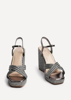 Footwear><noscript><img width=