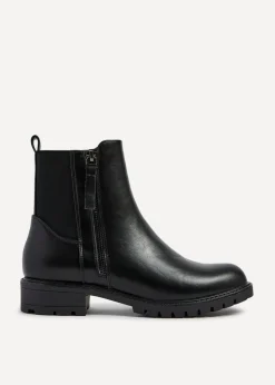 Footwear><noscript><img width=