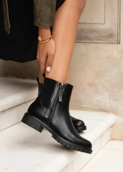 Footwear><noscript><img width=
