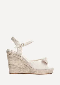 Footwear><noscript><img width=