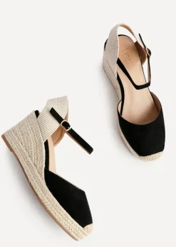 Footwear><noscript><img width=