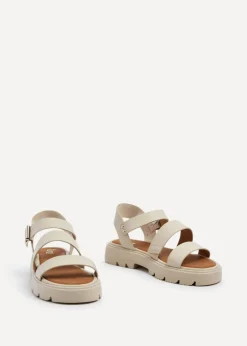 Footwear><noscript><img width=