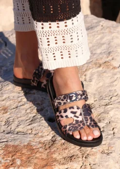 Footwear><noscript><img width=