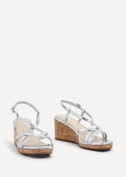 Footwear><noscript><img width=