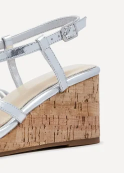 Footwear><noscript><img width=