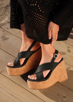 Footwear><noscript><img width=