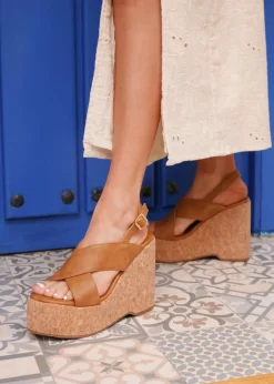 Footwear><noscript><img width=