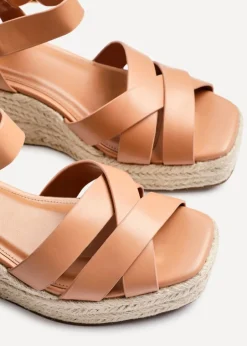 Footwear><noscript><img width=