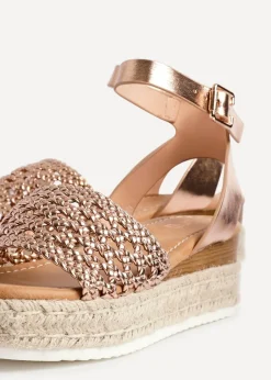 Footwear><noscript><img width=
