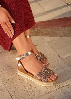 Footwear><noscript><img width=