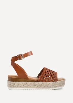 Footwear><noscript><img width=