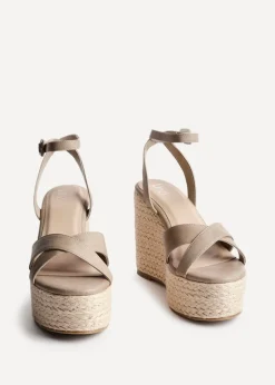 Footwear><noscript><img width=
