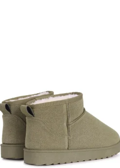 Footwear><noscript><img width=