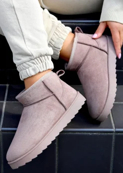 Footwear><noscript><img width=