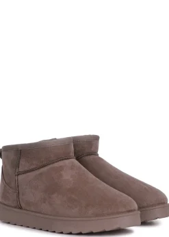 Footwear><noscript><img width=