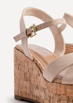 Footwear><noscript><img width=