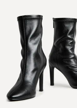 Footwear><noscript><img width=