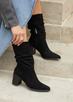 Footwear><noscript><img width=