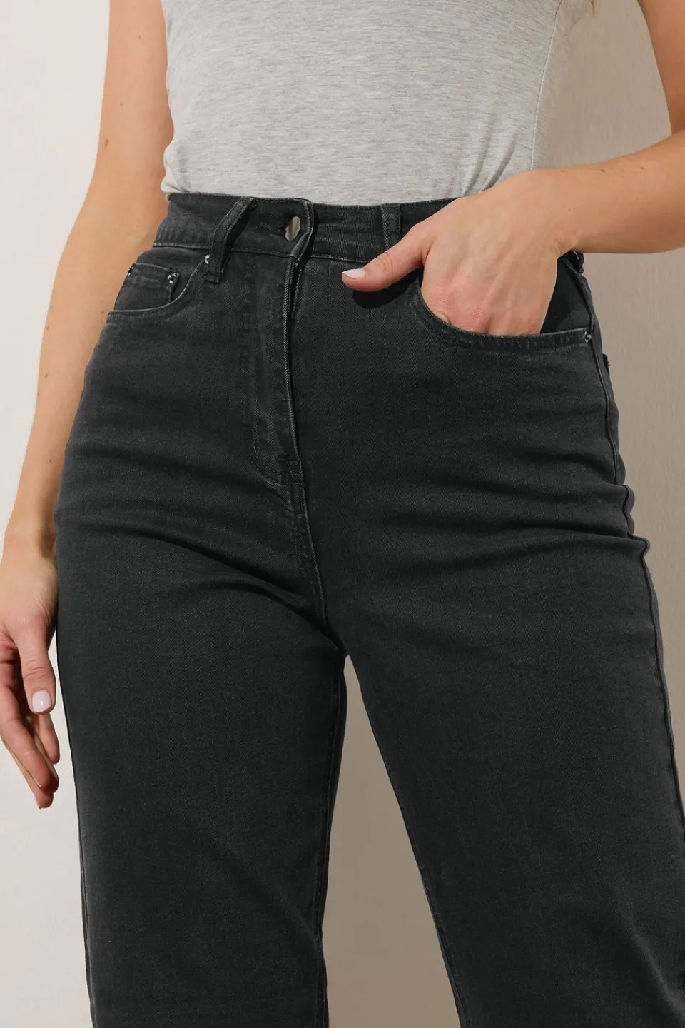 Jeans & Jeggings>Long Tall Sally Black Washed Una Stretch Mom Jeans